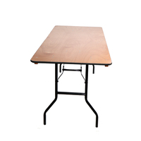 Mobilier de salle à manger en bois directement en gros de l'usine Matériau en bois Table de ferme pour mariage