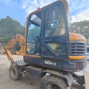 Mini-excavatrice Hyundai 60W-9 d'occasion, 6 tonnes, avec moteur et transmission, en vente, performances opérationnelles stables, d'origine coréenne - Product Image 3