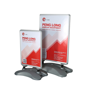 Hiện đại miễn phí đứng nhôm cửa hàng hiển thị dấu hiệu B1 <span class=keywords><strong>Rack</strong></span> với cơ sở nước và bánh xe để di chuyển dễ dàng - Product Image 2