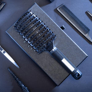 Venta al <span class=keywords><strong>por</strong></span> mayor de cepillo de estilismo de peluquería con logotipo personalizado ventilado peine de plástico suave desenredar el cabello masaje desenredante - Product Image 3