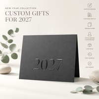 Carte de vœux personnalisée 2027 en papier texturé gris anthracite avec vernis UV en relief et impression de logo OEM sur l'enveloppe