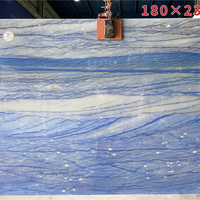 Revêtement de sol en marbre moderne de luxe, marbre bleu avec veinage blanc, carreaux de marbre