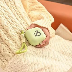 Nouveau chauffe-mains portable USB rechargeable, chauffe-mains électrique portable de poche réutilisable pour le camping, la chasse, cadeau pour homme et femme - Product Image 4