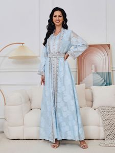 Robe élégante et moderne pour femmes musulmanes, style Dubaï, bleu clair brodé, idéale pour le quotidien et les fêtes - Product Image 5