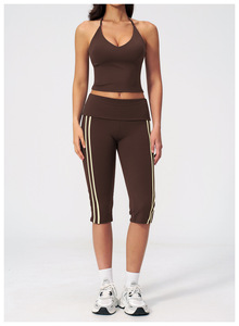 Conjunto Deportivo Casual Rosa de Dos Piezas para Mujer, Top Corto Halter con Franja Lateral, Capris a Media Pantorrilla, Tejido Transpirable, Ajuste Ceñido, Primavera/Verano - Product Image 3