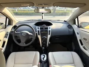 รถยนต์โตโยต้า ยาริส ปี <span class=keywords><strong>2011</strong></span> เครื่องยนต์ 1.6e เกียร์อัตโนมัติ 5 ที่นั่ง รถซิตี้คาร์ขนาดกะทัดรัด <span class=keywords><strong>ราคา</strong></span>ประหยัด รถ<span class=keywords><strong>มือ</strong></span><span class=keywords><strong>สอง</strong></span>คุณภาพดี - Product Image 4