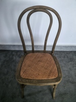Chaise Thonet en bois courbé antique marron naturel de haute qualité, empilable, vente en gros