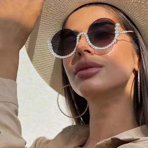 Gafas de Sol Redondas de Lujo Vintage 2025 para Mujer, con Degradado, Protección UV400, Media Montura y Pedrería - Product Image 3