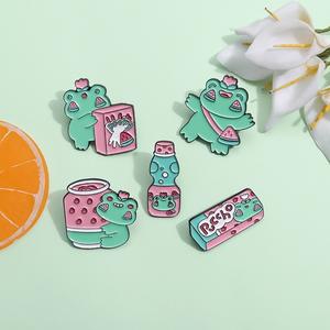 Broches de Metal con Forma de Rana al por Mayor, Pin de Solapa con Esmalte Duro, Brillante, de Dibujos Animados, Lindo, de Anime, para Decorar Sombreros, Ropa y Bolsos - Product Image 2