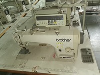 Machine à coudre industrielle à point droit à aiguille simple à entraînement direct informatisée Brother S-7200C d'occasion