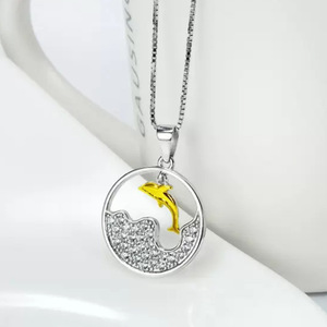 Collier pendentif en cristal de dauphin bicolore pour femmes, style océan, chaîne de clavicule, bijoux tendance - Product Image 2