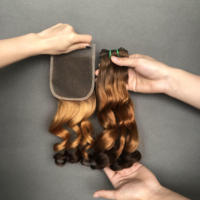 Meilleure qualité Double Drawn Bouncy Wave Bundles de cheveux vierges du Vietnam T4/30/4 Couleur