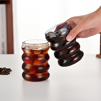 Gobelet en verre borosilicate 10,15 oz à paroi simple, motif chenille, couleur personnalisée, pour eau, café glacé, lait et autres boissons, avec couvercle et paille