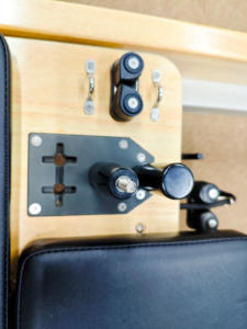 Machine de Pilates Reformer professionnelle en acier, avec logo personnalisé par l'utilisateur - Product Image 2