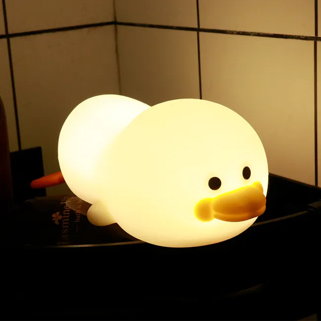 Sıcak satış silikon DaiDai ördek lambası şarj edilebilir USB masa lambası çocuklar için doğum günü hediyesi başucu ev dekorasyon