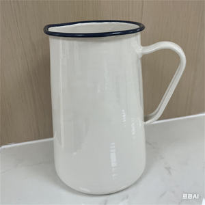 <span class=keywords><strong>Pichet</strong></span> de ferme en émail <span class=keywords><strong>blanc</strong></span> Design rétro élégant pour la maison ou la cuisine - Product Image 5