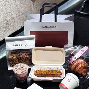 Bolsa de Compras de Cartón Plateado de Lujo para Panadería, con Logotipo Personalizado Impreso, para Postres Horneados - Product Image 4