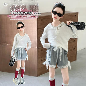 Conjunto de Verano 2026 para Niñas, Sudadera con Capucha de Manga Larga con Ribete de Encaje y Pantalones Cortos con Volantes, Atuendo Transpirable de Algodón y Poliéster para Niñas Grandes - Product Image 3