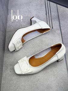 महिलाओं के हाई एंड ब्राइडल जूते पंप फैशन बकसुआ स्लिप-ऑन सॉफ्ट स्क्वायर एड़ी प्राकृतिक चमड़े का थोक - Product Image 3