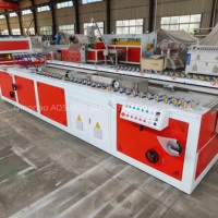 Ligne d'extrusion de profilés Qingdao Plastic Machinery, machine à double vis haute vitesse pour extrusion de PVC de petits profilés de stores enrouleurs