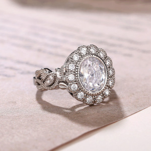 Anello Traforato con Zirconi per Donne, Gioiello da Dito di Lusso alla Moda - Product Image 6