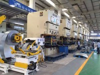 Machine de poinçonnage pneumatique économique pour tôles métalliques de carrosserie avec moteur et roulement FUKUTA