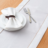 Napperons, serviettes et housses de table en lin naturel sur mesure avec ourlet festonné pour la décoration de cuisine, salle à manger et hôtel