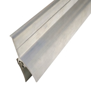 Joint d'étanchéité en brosse pour portes et fenêtres Eco-V moderne en aluminium et caoutchouc, insonorisant, anti-fumée, anti-goutte de pluie, durable, installation par vis - Product Image 5