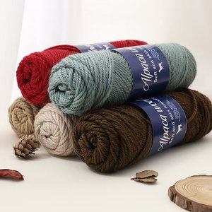 Fil à tricoter en <span class=keywords><strong>laine</strong></span> <span class=keywords><strong>d</strong></span>'<span class=keywords><strong>alpaga</strong></span> filé et teint – Toucher doux et confortable pour le tricot à la main des écharpes et des projets DIY – <span class=keywords><strong>Pelote</strong></span> <span class=keywords><strong>de</strong></span> fil <span class=keywords><strong>de</strong></span> poids moyen - Product Image 1