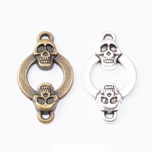 Umgekehrter Doppel-Totenkopf-Verbinder, runder Legierungsrahmen mit versenkten Augen für <span class=keywords><strong>Goth</strong></span>-Choker-Mittelstück - Product Image 1
