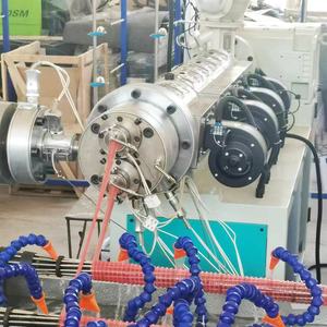 Ligne de production d'extrusion de tubes de refoulement et d'aspiration pour liquides, en PVC <span class=keywords><strong>rigide</strong></span>, à nervures spirales, à diamètre intérieur lisse - Product Image 3