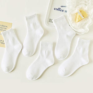 Toptan düz renk öğrenci çorap nefes pamuk orta tüp okul çorap siyah beyaz gri çorap - Product Image 2