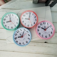 OEM/ODM horloge pas cher cadeau classique rond carré petit réveil de chevet à piles sans tic-tac