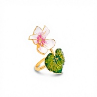Cincin Bunga & Daun Cyclamen Enamel - Cincin Motif Bunga Berlapis Emas dengan Lukisan Tangan untuk Fashion Elegan Wanita