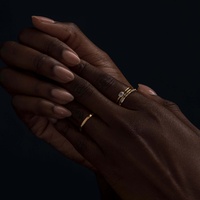 18 Ayar Sarı Altın Bezel İşlemeli Zümrüt Kesim Laboratuvar Üretimi Elmas Yüzük OEM Özel Ölçü Taşlı Kadın Minimalist Söz Yüzüğü İnce İşçilikli Mücevher
