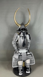 ชุดเกราะซามูไรหนังแท้ทำมือ ของแท้ สำหรับผู้ใหญ่ทุกเพศ มีสินค้าในสต็อก ผลิตจากโรงงานโดยตรงจากซานตง สำหรับใช้ในภาพยนตร์และละครโทรทัศน์ - Product Image 4