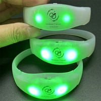 Nouveau bracelet LED 2026 avec activation sonore, bande en silicone pour fête et Nouvel An