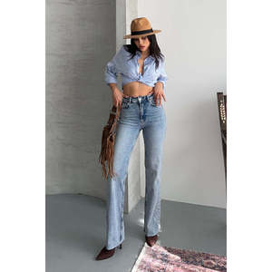 Jean coupe droite à jambe courte 7114 - Bleu clair et teinté - Product Image 1