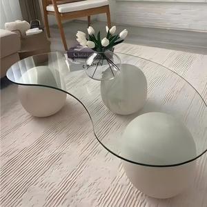 Tavolino da Caffè in <span class=keywords><strong>Vetro</strong></span> Temperato di Alta Gamma con <span class=keywords><strong>Gambe</strong></span> a Sfera, Design Moderno Personalizzabile <span class=keywords><strong>per</strong></span> Showroom di Design, Boutique, Hotel e Arredamento <span class=keywords><strong>per</strong></span> Soggiorno - Product Image 1