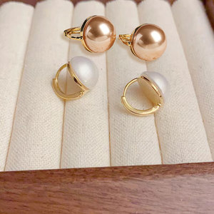 Clips <span class=keywords><strong>d</strong></span>'oreilles minimalistes de style français, perles haut de gamme, touche chic et <span class=keywords><strong>d</strong></span>élicate, luxe abordable, inspirés des créateurs de niche pour femmes - Product Image 1