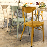En gros Usine Industrielle En Métal Coloré En Aluminium Empilable Intérieur Extérieur Restaurant Bistro Banquet Chaises De Mariage