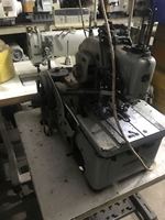 Machine à coudre industrielle Durkopp Adler 558 à œillet et à bouton-trou d'occasion