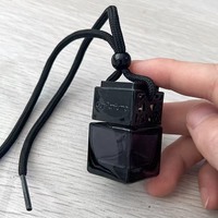 Bouteille diffuseur de parfum en verre vide de 8 ml avec logo personnalisé, désodorisant suspendu pour voiture, conteneur de parfum pour voiture avec bouchon noir