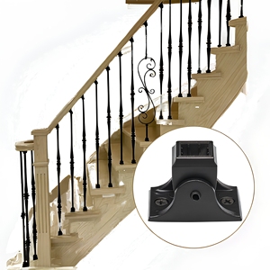 Escalier moderne sur mesure en fer thermolaqué, monté au sol, avec balustres inclinés pour appartement - Product Image 1