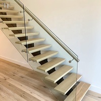 Escalier droit en bois et verre Tanlong au design moderne, avec éléments en fer forgé