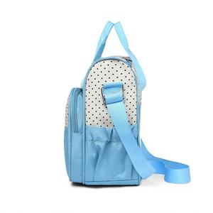 Mochila Pañalera Multifuncional PLAYMAX Modelo PM114, Resistente al Agua, con Diseño Sólido, de Poliéster, para Mamá y Bebé, Fabricada en BD - Product Image 2