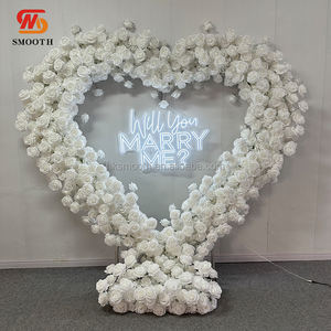 Arco de Flores de Rosas Blancas Artificiales de Seda de 8 pies de Altura con Base de Tela Suave para Propuesta de Matrimonio - Product Image 1