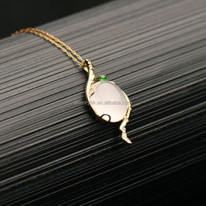 Colgante de Jadeíta Qingyabailu Feicui, Elegancia Helada, Brillante, Joyería de Oro Blanco de 18k, Forma de Calabaza, Engaste de Garra, Estilo Clásico - Product Image 2