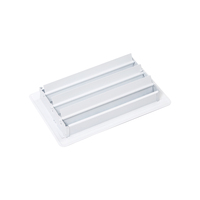 Grille d'aération extérieure moderne en aluminium et acier, carrée, durable, réglable, pour une distribution d'air efficace en entrepôt et salon