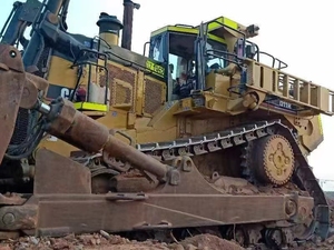 Precio bajo Japón Bulldozer usado D10 D11R Soil Road Earthmover Dozer Crawler Bulldozer para excavadoras de gatos - Product Image 3